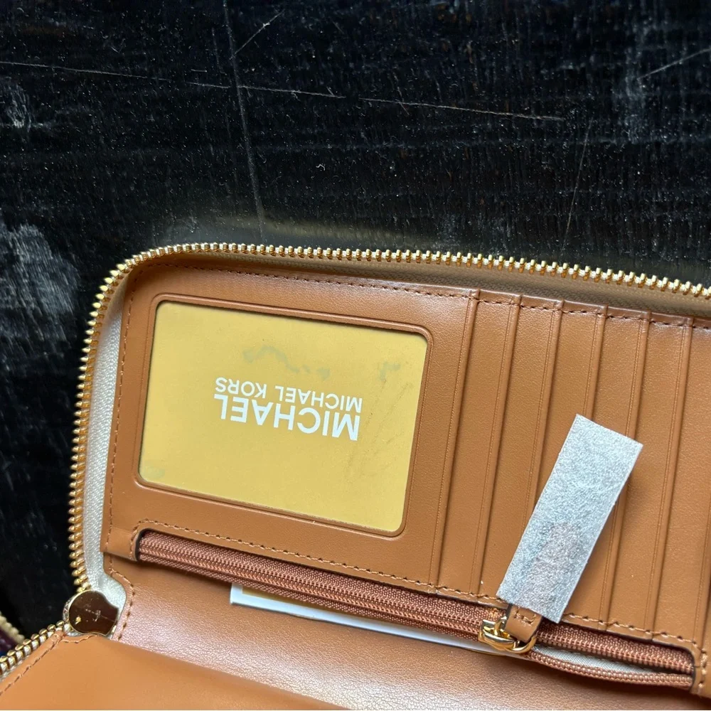 Michael Kors Jet Set Vanilla Wallet/Wristlet - Picture 6 of 8